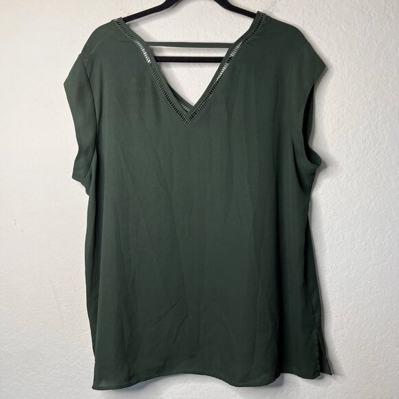 DR2 by Daniel Rainn Tops - Daniel Rayne Green DR2 Sleeveless Top